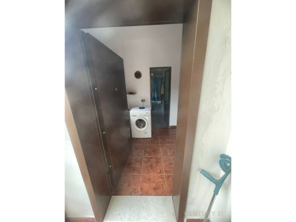 Tirane, jepet me qera apartament 1+1 Kati 1, 95 m² 400 € (Rr. Mihal Grameno)