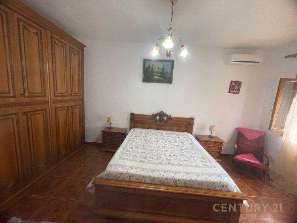 Tirane, jepet me qera apartament 1+1 Kati 1, 95 m² 400 € (Rr. Mihal Grameno)