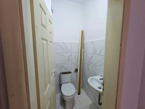 Tirane, jepet me qera 2+1+Ballkon Kati 2, 113 m² 460 € 