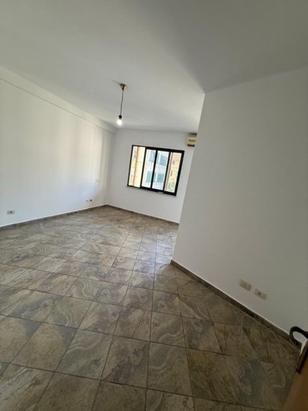 Tirane, shitet garsonier Kati 3, 45 m² 110.000 € (PAZARI RI)