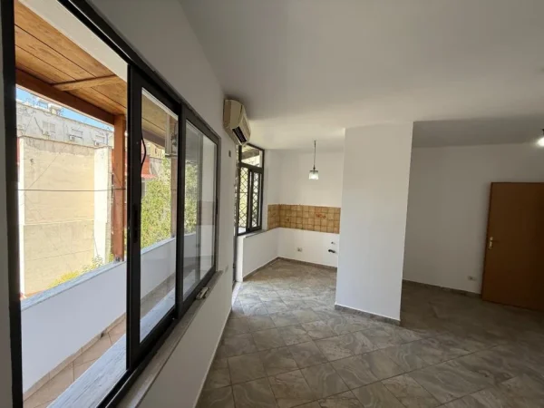 Tirane, shitet garsonier Kati 3, 45 m² 110.000 € (PAZARI RI)
