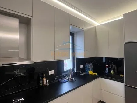Tirane, shitet apartament 1+1 Kati 11, 16.000.000 € 