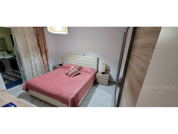 Tirane, jepet me qera apartament 2+1+Aneks+Ballkon Kati 1, 100 m² 800 € (Rr.Gjike Kuqali)