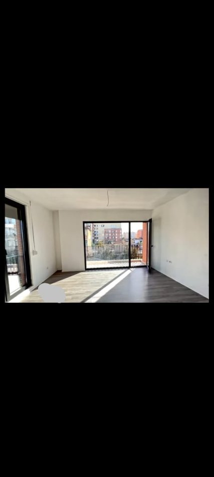 Tirane, shitet apartament 1+1+Ballkon Kati 2, 77 m² 195.000 € (Pranë Shkollës Kuqe)