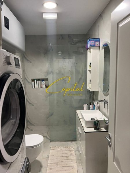 Tirane, shitet apartament 1+1 Kati 4, 60 m² 176.000 € (RRUGA E KAVAJES)