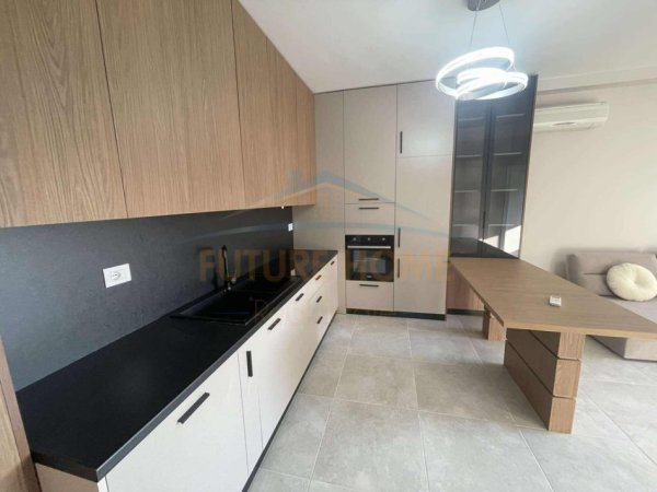 Tirane, shitet apartament 1+1 , 75 m² 140.100 € 