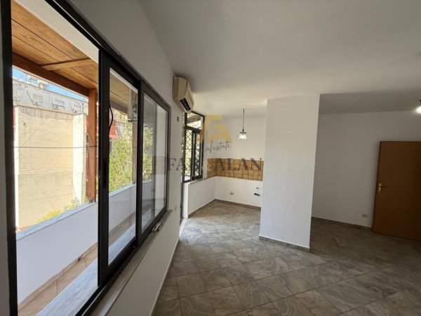 Tirane, shitet garsonier Kati 3, 45 m² 110.000 € (Pazari i Ri)