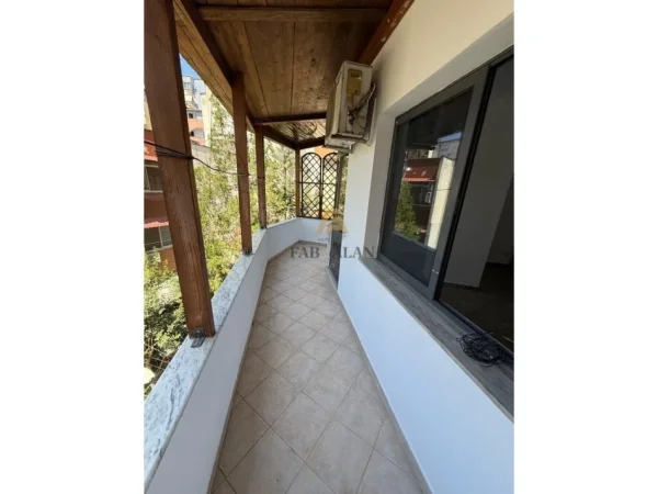 Tirane, shitet garsonier Kati 3, 45 m² 110.000 € (Pazari i Ri)
