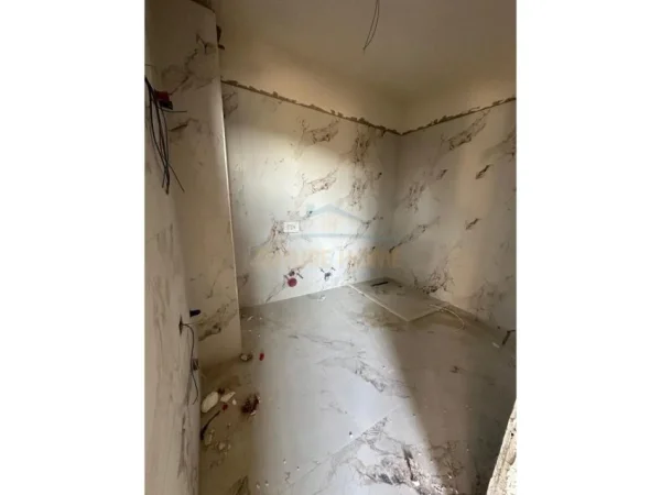 Tirane, shitet apartament 2+1+Ballkon Kati 3, 114 m² 102.600 € (Paskuqan, Rruga Ismail Qemali)