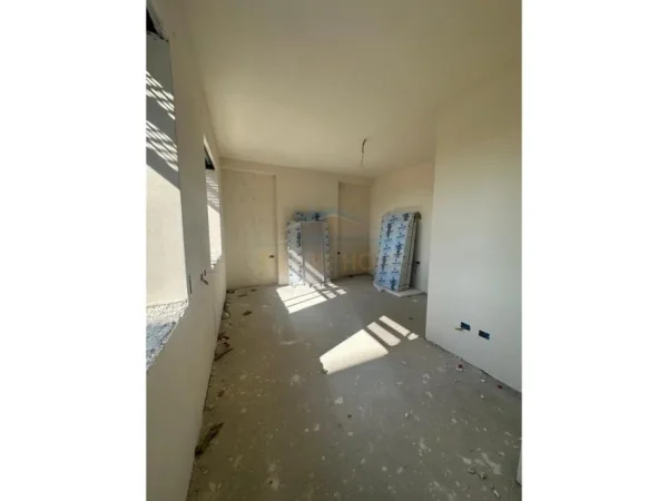 Tirane, shitet apartament 2+1+Ballkon Kati 3, 114 m² 102.600 € (Paskuqan, Rruga Ismail Qemali)