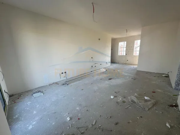 Tirane, shitet apartament 2+1+Ballkon Kati 3, 114 m² 102.600 € (Paskuqan, Rruga Ismail Qemali)