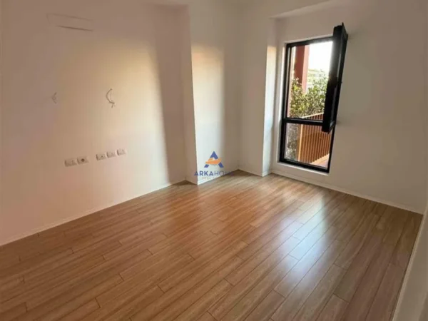 Tirane, shitet zyre Kati 4, 112 m² 316.400 € (GARDEN BUILDING,RRUGA KAVAJES)