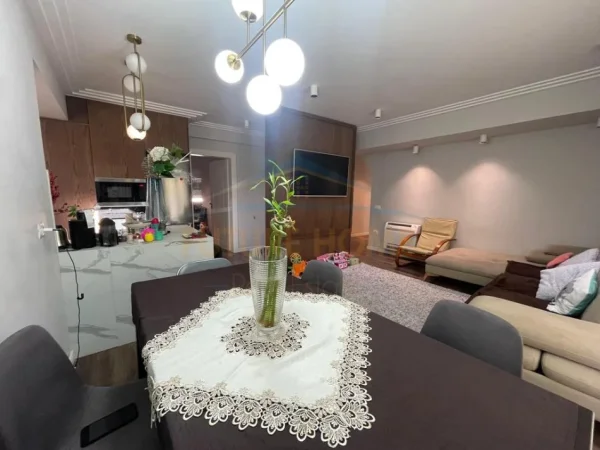 Tirane, shitet apartament 3+1+Ballkon , 109 m² 250.000 € (Rruga e Kavajes, 21 Dhjetori, Tiranë)