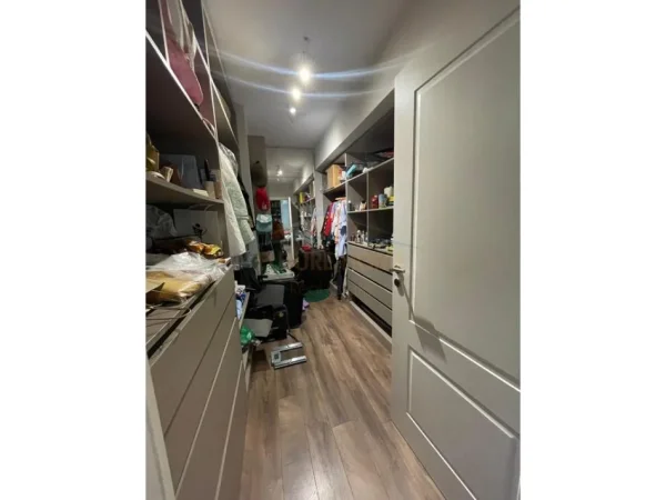 Tirane, shitet apartament 3+1+Ballkon , 109 m² 250.000 € (Rruga e Kavajes, 21 Dhjetori, Tiranë)