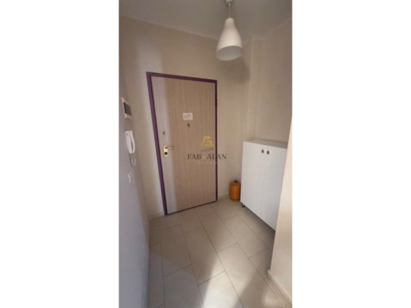 Tirane, jepet me qera apartament 2+1+2 Kati 2, 500 € (Astir)
