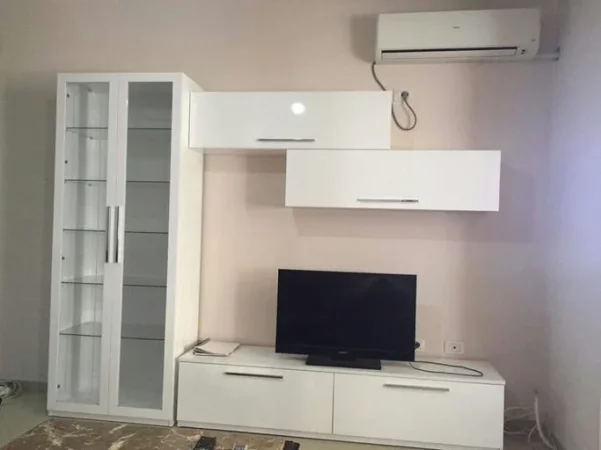 Tirane, jepet me qera apartament 1+1+Ballkon , 88 m² 400 € (Rruga "Teodor Keko")