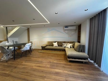 Tirane, shitet apartament duplex 2+1 Kati 1, 16.000.000 € 