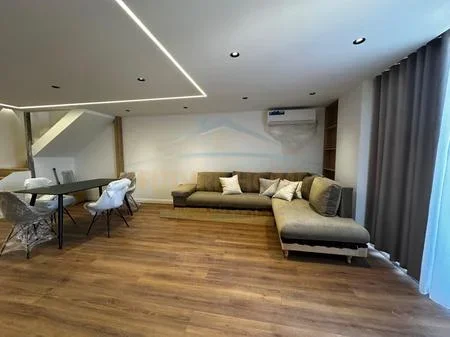 Tirane, shitet apartament duplex 2+1 Kati 1, 16.000.000 € 