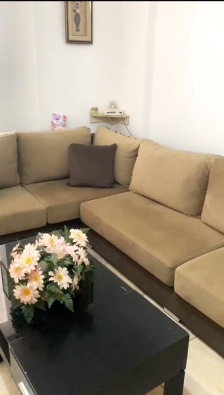 Tirane, jepet me qera apartament 1+1+Ballkon Kati 2, 65 m² 400 € (Yzberisht/Rr Tre Deshmoret)