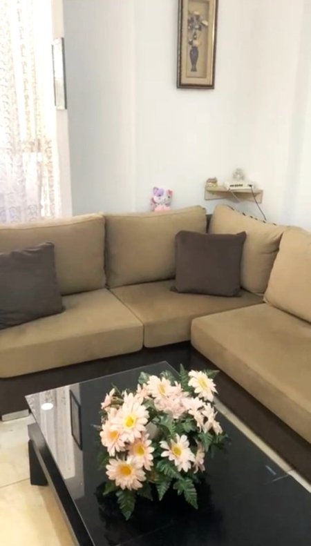 Tirane, jepet me qera apartament 1+1+Ballkon Kati 2, 65 m² 400 € (Yzberisht/Rr Tre Deshmoret)