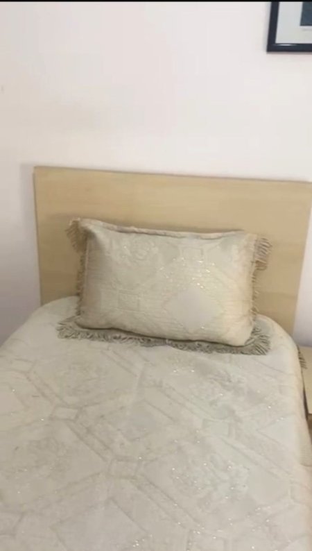 Tirane, jepet me qera apartament 1+1+Ballkon Kati 2, 65 m² 400 € (Yzberisht/Rr Tre Deshmoret)