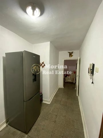 Tirane, jepet me qera apartament 1+1 Kati 3, 65 m² 390 € (Shkolla e Bashkuar)