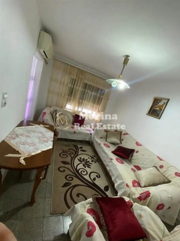 Tirane, jepet me qera apartament 1+1 Kati 3, 65 m² 390 € (Shkolla e Bashkuar)