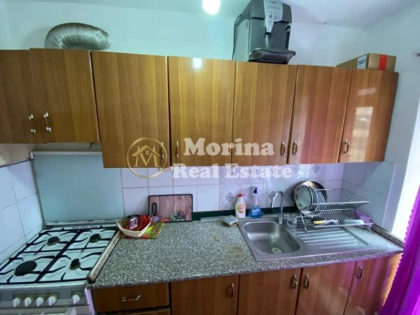 Tirane, jepet me qera apartament 1+1 Kati 3, 65 m² 390 € (Shkolla e Bashkuar)