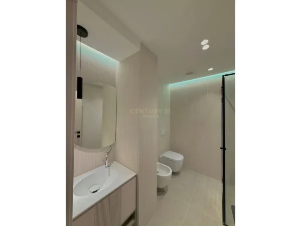 Tirane, jepet me qera apartament 1+1 Kati 7, 70 m² 1.000 € 