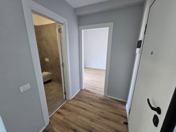 JEPET ME QERA  APARTAMENT/ZYRE 1 +1 /PRANE SPITALIT GJERMAN & M.SHYRI📍