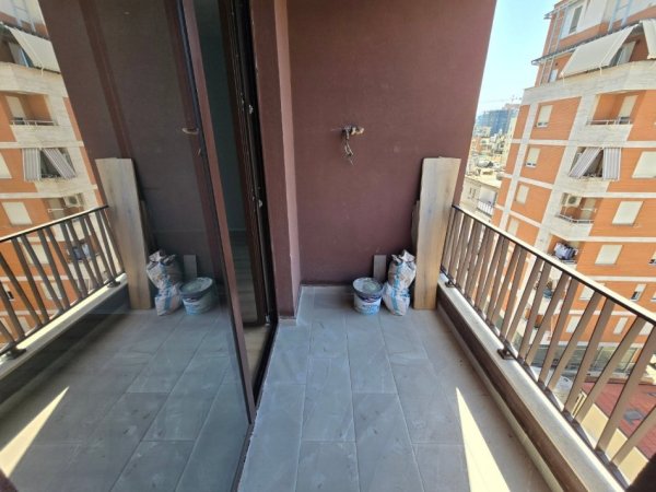 JEPET ME QERA  APARTAMENT/ZYRE 1 +1 /PRANE SPITALIT GJERMAN & M.SHYRI📍