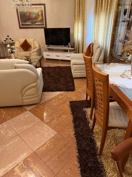 Tirane, jepet me qera apartament 1+1+Aneks+Ballkon Kati 4, 145 m² 750 € (Qender)