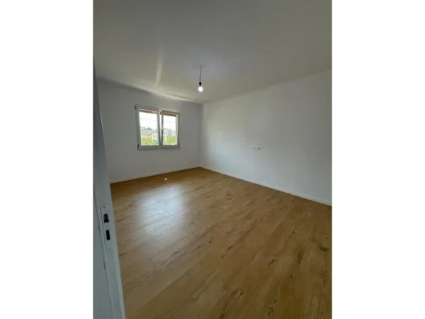 Tirane, shitet apartament 2+1 Kati 2, 72 m² 122.000 € (Ali Demi)