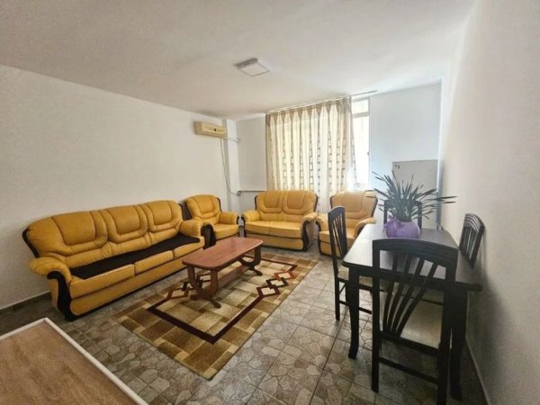 Tirane, jepet me qera apartament 1+1+Aneks Kati 8, 450 € (komuna e parisit)