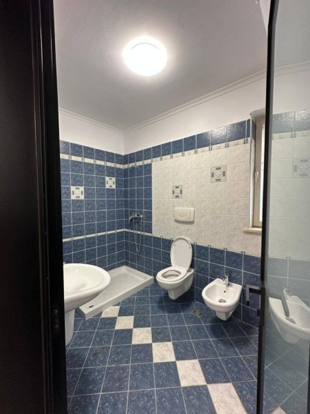 SHITET APARTAMENT 1+1 /RRUGA "SAMI FRASHERI" PRANE GJIMNAZIT PETRO NINI LUARASI