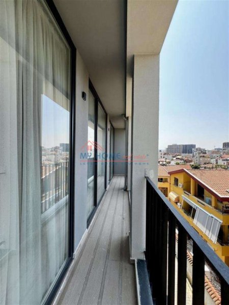 Tirane, jepet me qera apartament 2+1+Ballkon Kati 3, 100 m² 900 € (Riza Cerova)