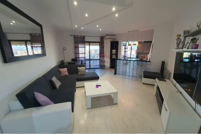 Tirane, jepet me qera apartament 3+1+Ballkon Kati 4, 140 m² 700 € (Prane Eleonores)