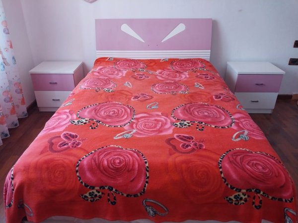 Tirane, jepet me qera shtepi 2+1+Ballkon Kati 1, 90 m² 350 € (Pranë me Stadiumin Partizani, mbi Kafen e Rremes)