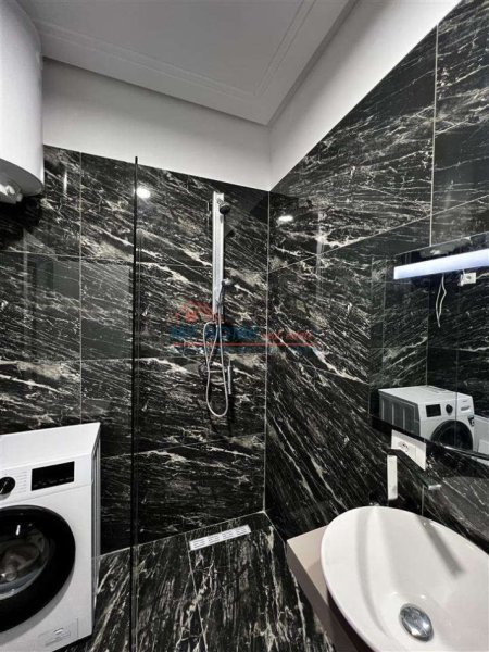 Tirane, jepet me qera apartament 2+1+Ballkon Kati 3, 100 m² 900 € (Riza Cerova)