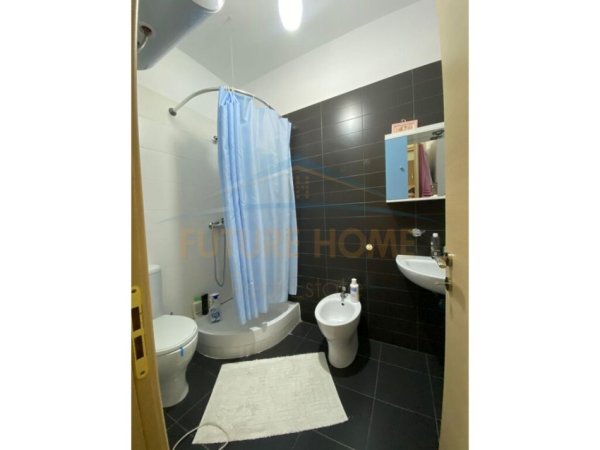Tirane, jepet me qera apartament 2+1 Kati 2, 85 m² 550 € 
