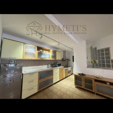 Tirane, jepet me qera ambjent biznesi , 100 m² 1.300 € (Bllok)