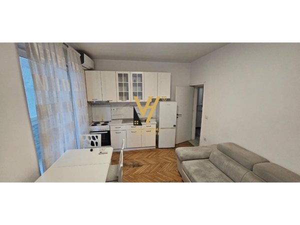 Tirane, shitet apartament 1+1+Aneks+Ballkon Kati 2, 60 m² (RRUGA E BARRIKADAVE)