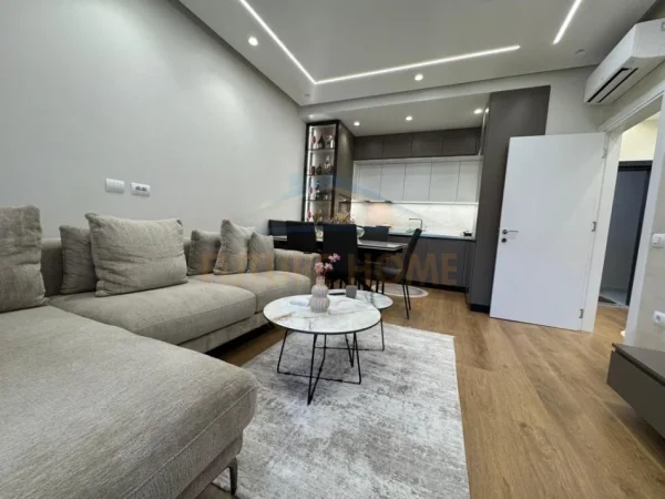Tirane, shitet apartament 1+1 Kati 8, 61 m² 220.000 € (Komuna e Parisit)