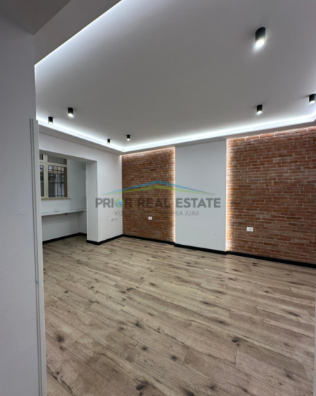 Tirane, shitet apartament 1+1 Kati 1, 62 m² 158.000 € (Gjimnazi Petro Nini Luarasi)