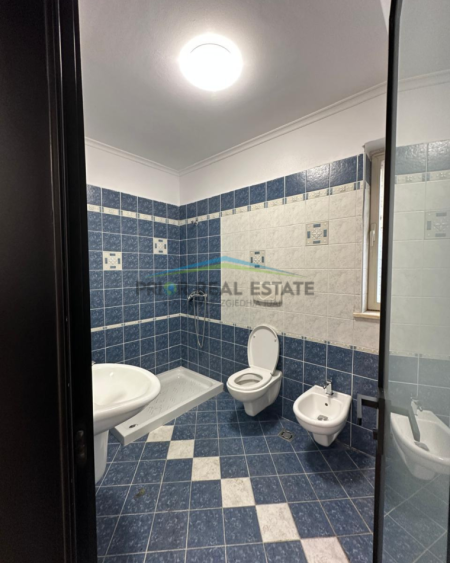 Tirane, shitet apartament 1+1 Kati 1, 62 m² 158.000 € (Gjimnazi Petro Nini Luarasi)