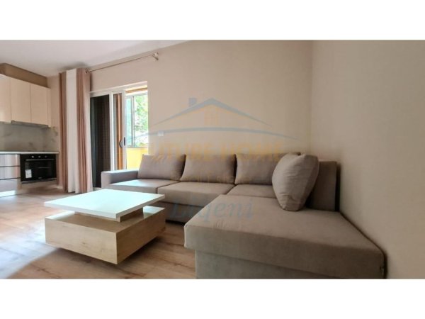 Tirane, shitet apartament 1+1 Kati 1, 58 m² 170.000 € (Komuna e Parisit)