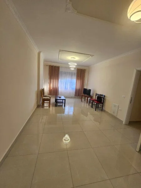 Tirane, jepet me qera apartament 1+1+Ballkon Kati 4, 96 m² 450 € (CASA ITALIA)