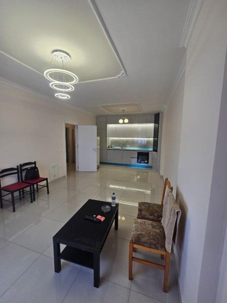 Tirane, jepet me qera apartament 1+1+Ballkon Kati 4, 96 m² 450 € (CASA ITALIA)