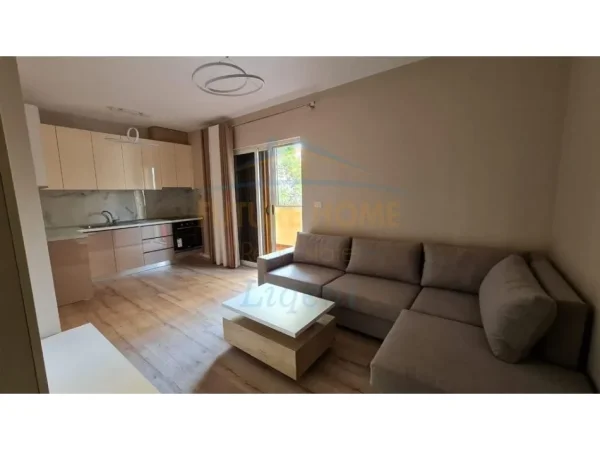 Tirane, shitet apartament 1+1 Kati 1, 58 m² 170.000 € (Komuna e Parisit)