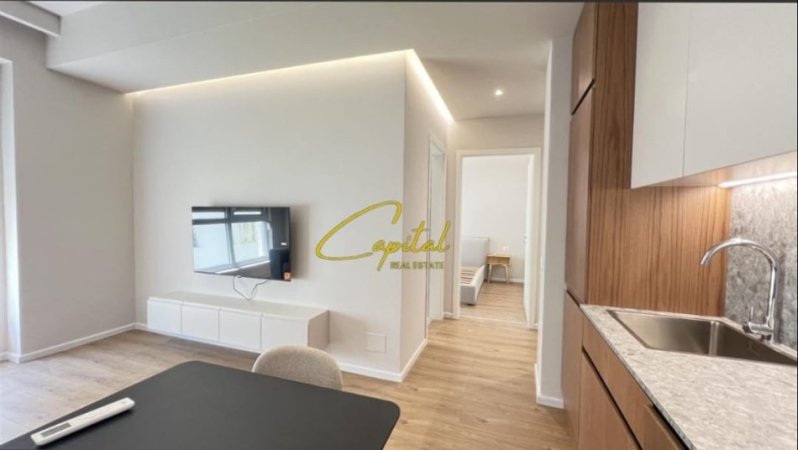 Tirane, jepet me qera apartament 1+1 Kati 6, 65 m² 400 € (ALI DEMI)